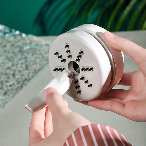 مكنسة كهربائية صغيرة