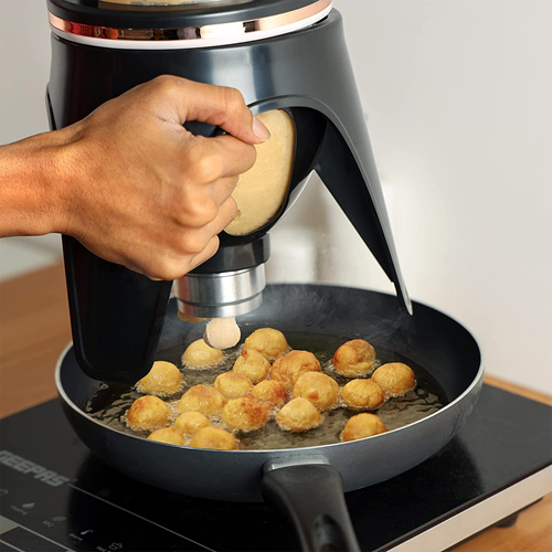 صانعة اللقيمات